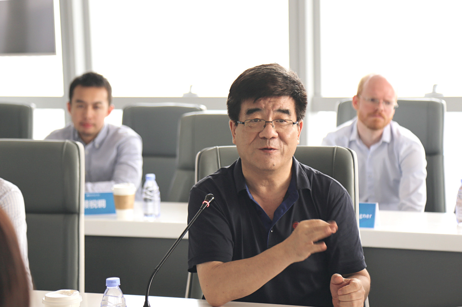 海闻院长一行参访柔宇科技有限公司